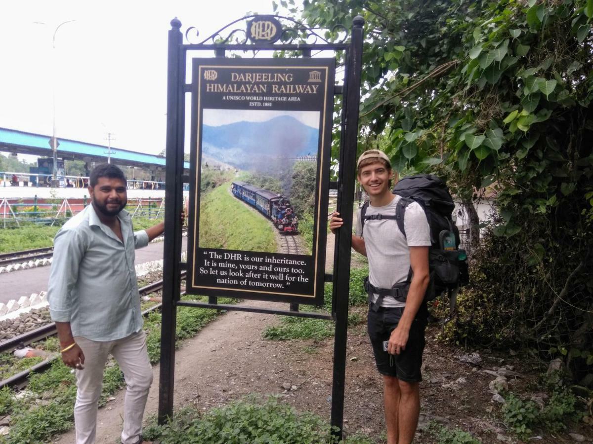 Atathi Niwas Guest House For Backpackers And Travellers Siliguri Luaran gambar